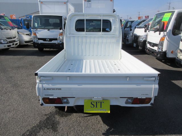 MITSUBISHI MINICAB truck 2013