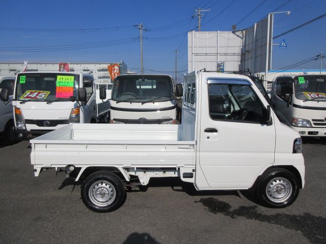 MITSUBISHI MINICAB truck 2013