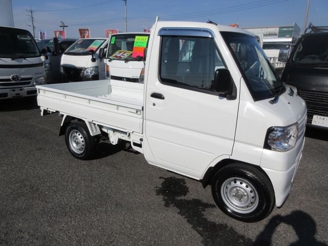 MITSUBISHI MINICAB truck 2013