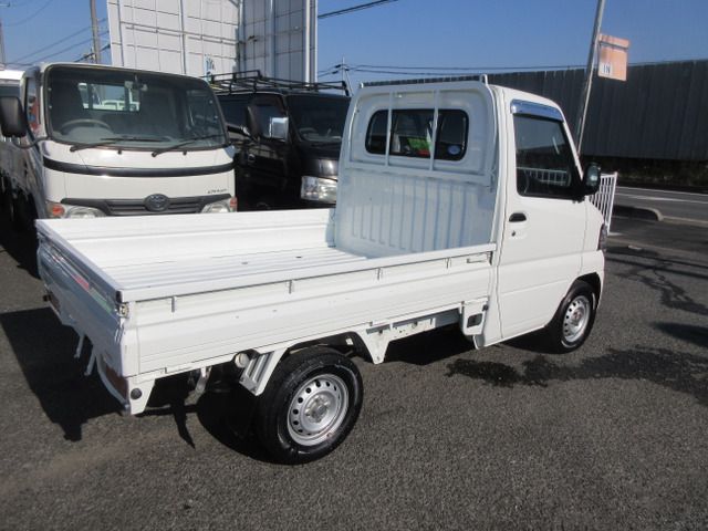 MITSUBISHI MINICAB truck 2013