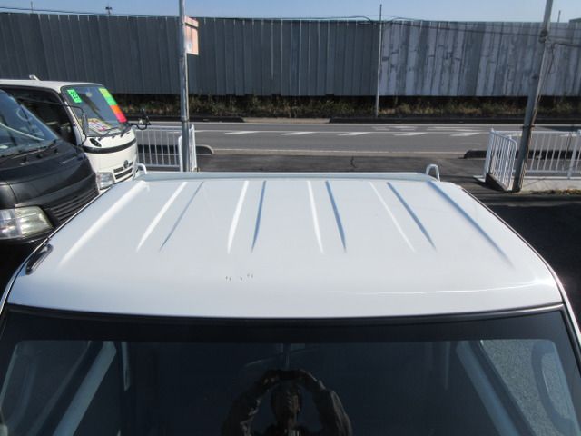 MITSUBISHI MINICAB truck 2013