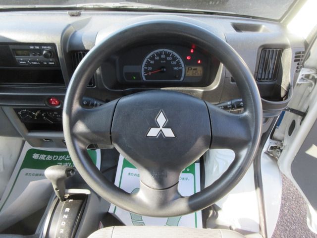 MITSUBISHI MINICAB truck 2013