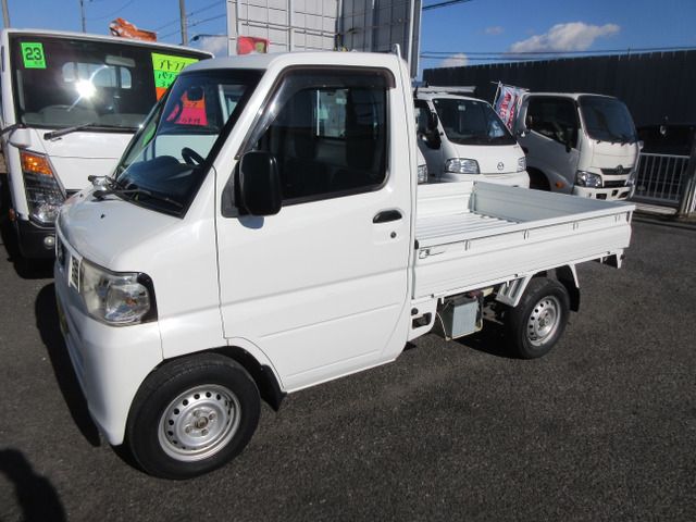 NISSAN NT100 CLIPPER 2012