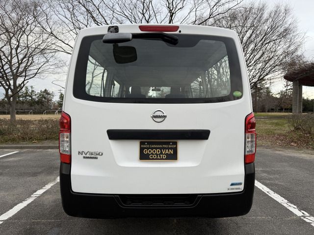 NISSAN NV350 CARAVAN 4WD 2015