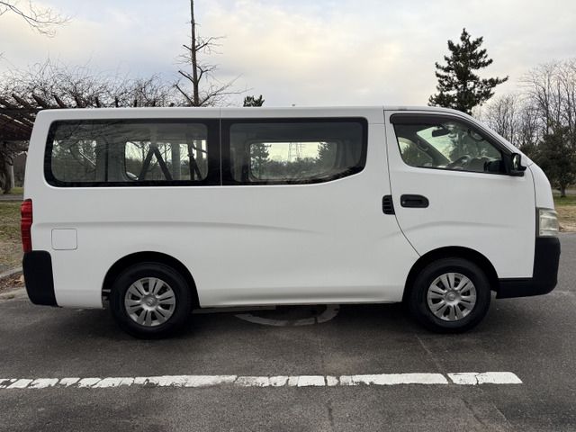 NISSAN NV350 CARAVAN 4WD 2015