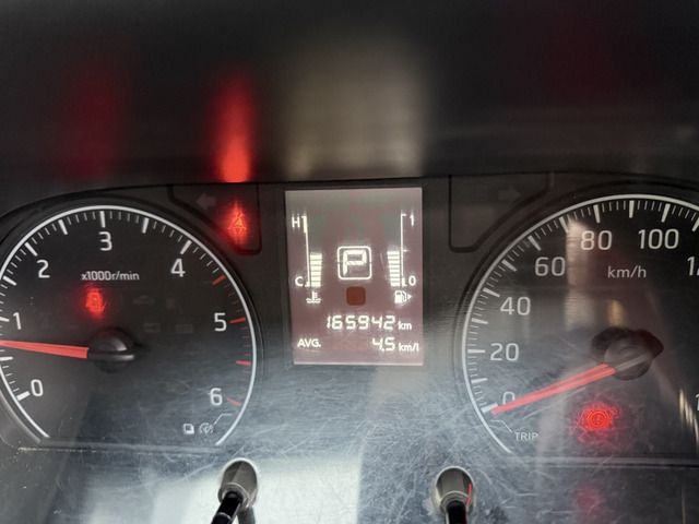 NISSAN NV350 CARAVAN 4WD 2015