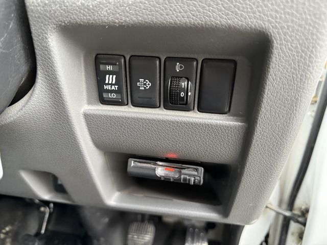 NISSAN NV350 CARAVAN 4WD 2015