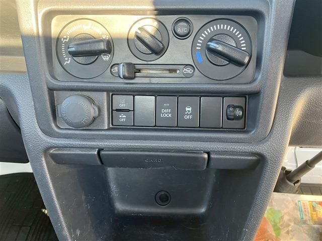 SUZUKI CARRY truck 4WD 2022