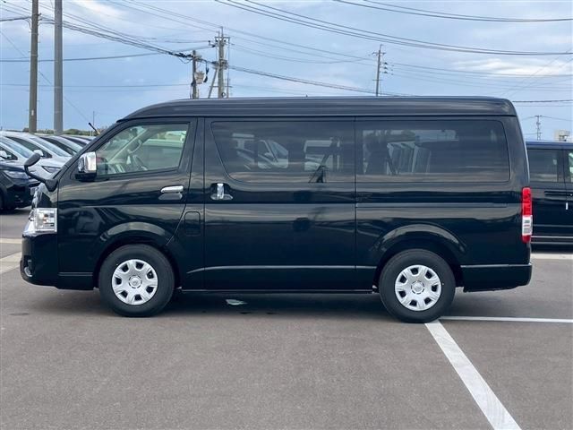 TOYOTA HIACE wagon 2025