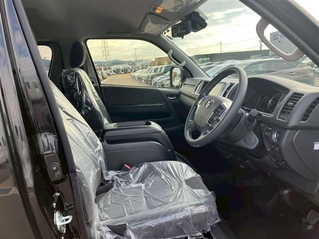 TOYOTA HIACE wagon 2025