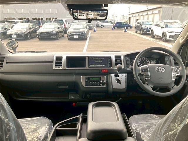 TOYOTA HIACE wagon 2025