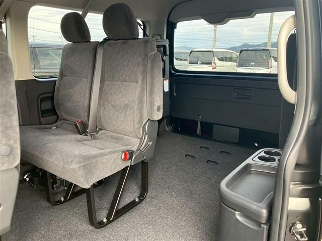 TOYOTA HIACE wagon 2025