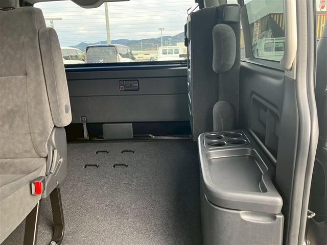 TOYOTA HIACE wagon 2025