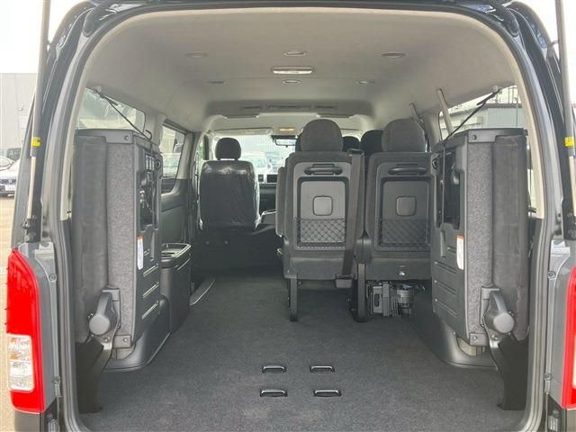 TOYOTA HIACE wagon 2025