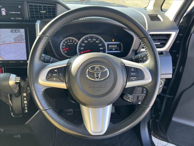 TOYOTA ROOMY 2019