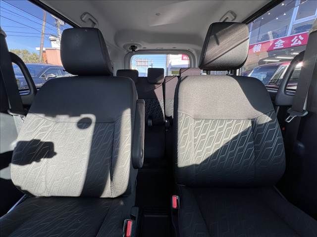 TOYOTA ROOMY 2019
