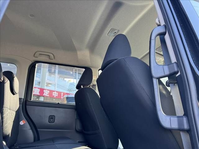 TOYOTA ROOMY 2019