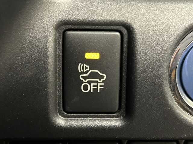 TOYOTA NOAH HYBRID 2019