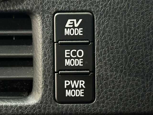 TOYOTA NOAH HYBRID 2019