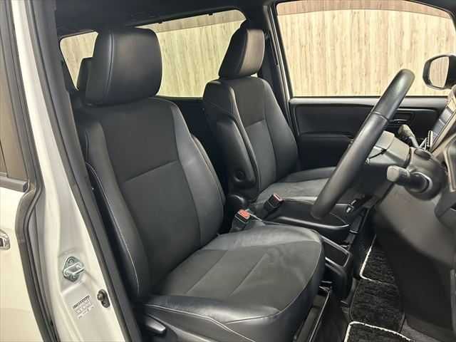 TOYOTA NOAH HYBRID 2019