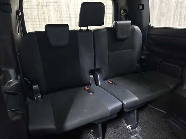 TOYOTA NOAH HYBRID 2019