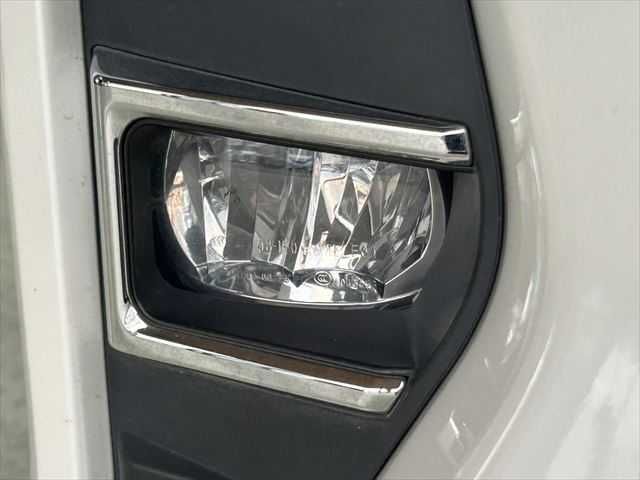 TOYOTA NOAH HYBRID 2019