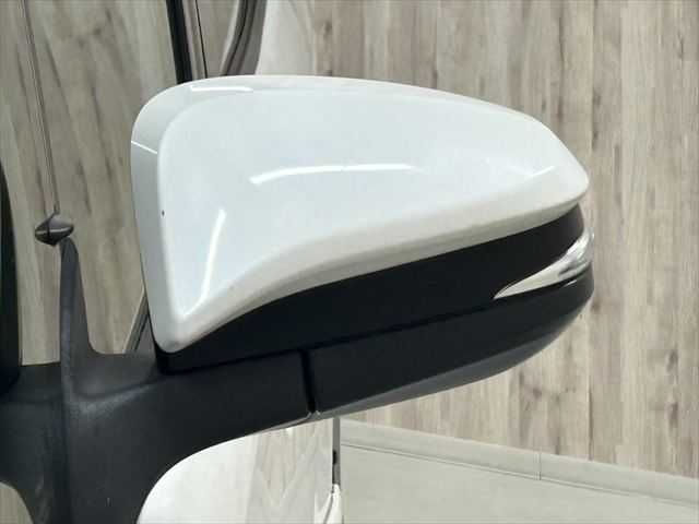 TOYOTA NOAH HYBRID 2019