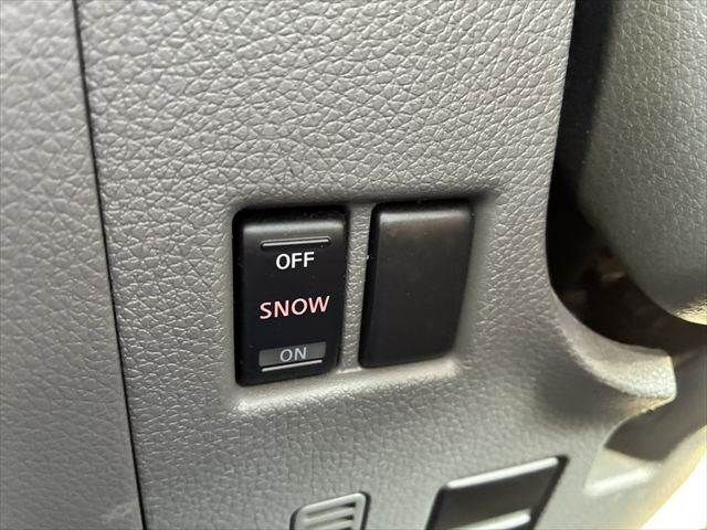 NISSAN NV350 CARAVAN 2019