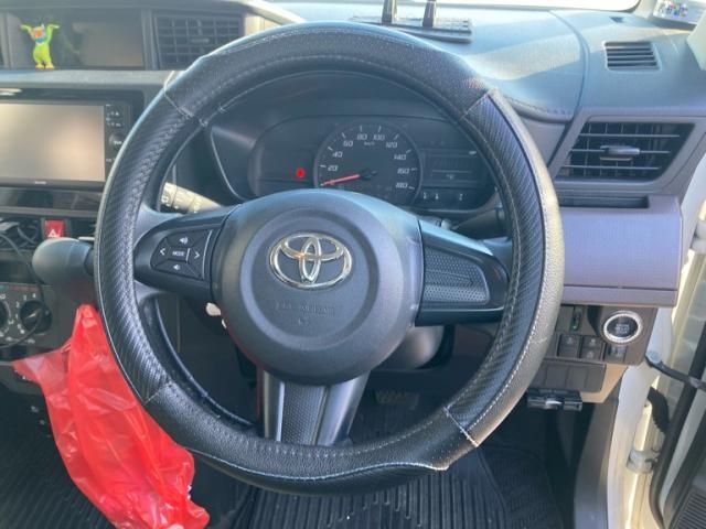 TOYOTA ROOMY 2017