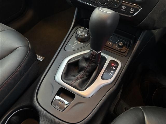 JEEP JEEP CHEROKEE 2017