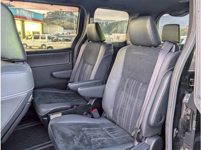 TOYOTA ESQUIRE HYBRID 2019