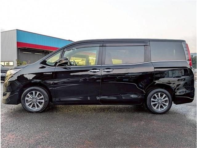 TOYOTA ESQUIRE HYBRID 2019