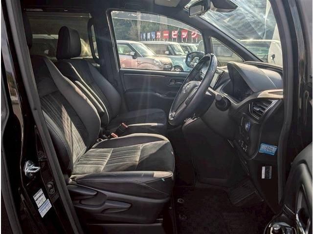 TOYOTA ESQUIRE HYBRID 2019