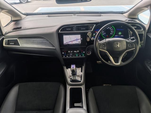 HONDA SHUTTLE HYBRID 2016