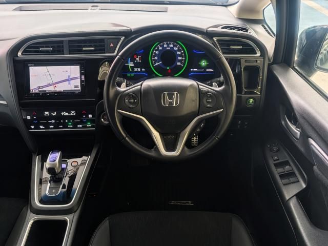 HONDA SHUTTLE HYBRID 2016