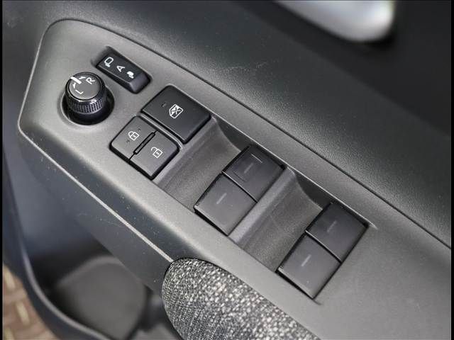 TOYOTA SIENTA HYBRID 2022