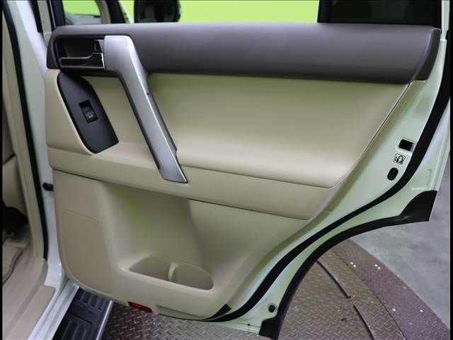 TOYOTA LANDCRUISER PRADO 2017