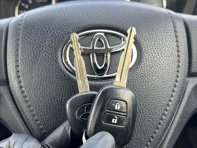 TOYOTA COROLLA FIELDER 2017