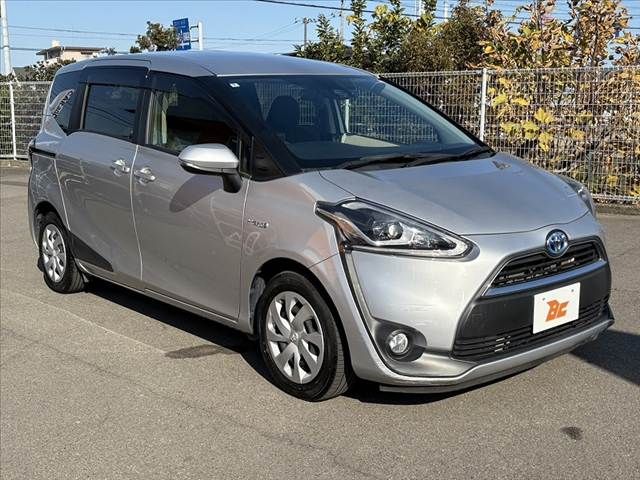 TOYOTA SIENTA HYBRID 2016