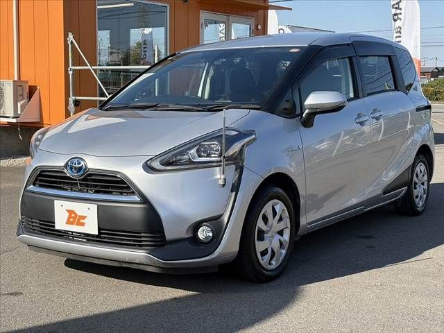 TOYOTA SIENTA HYBRID 2016