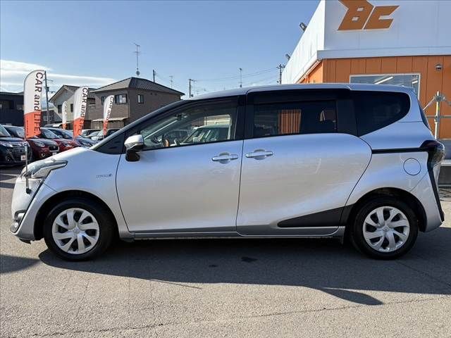 TOYOTA SIENTA HYBRID 2016