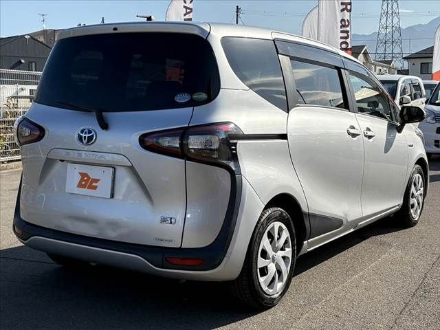 TOYOTA SIENTA HYBRID 2016