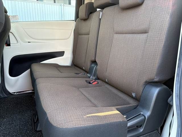 TOYOTA SIENTA HYBRID 2016