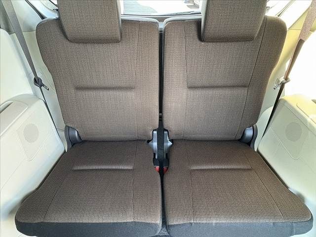 TOYOTA SIENTA HYBRID 2016