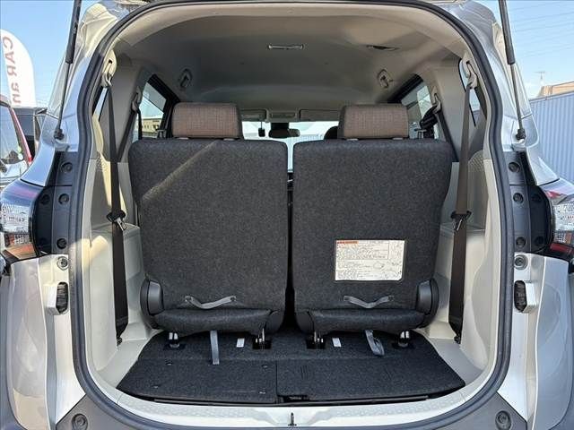 TOYOTA SIENTA HYBRID 2016