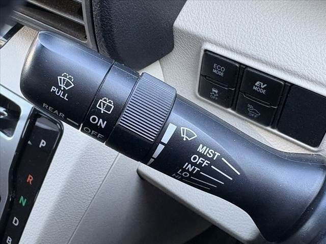 TOYOTA SIENTA HYBRID 2016