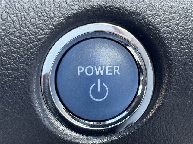 TOYOTA SIENTA HYBRID 2016