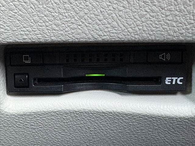 TOYOTA SIENTA HYBRID 2016