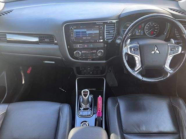 MITSUBISHI OUTLANDER PHEV 2015