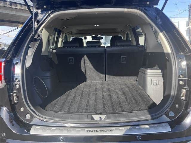 MITSUBISHI OUTLANDER PHEV 2015